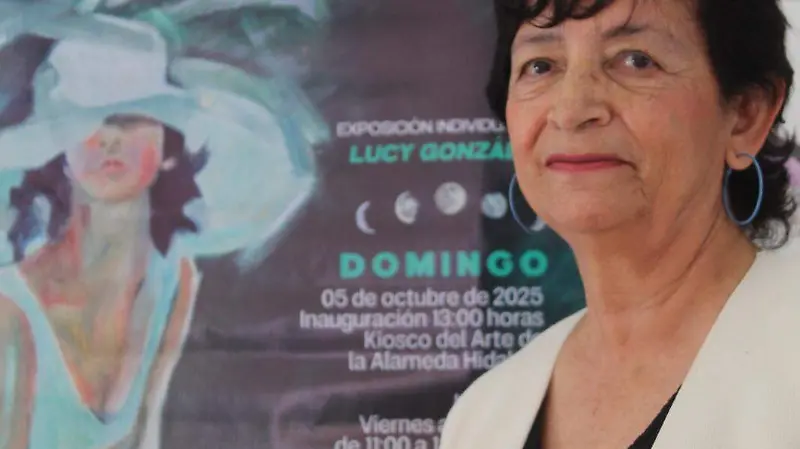La pintora celayense presentó su primera exposición individual.